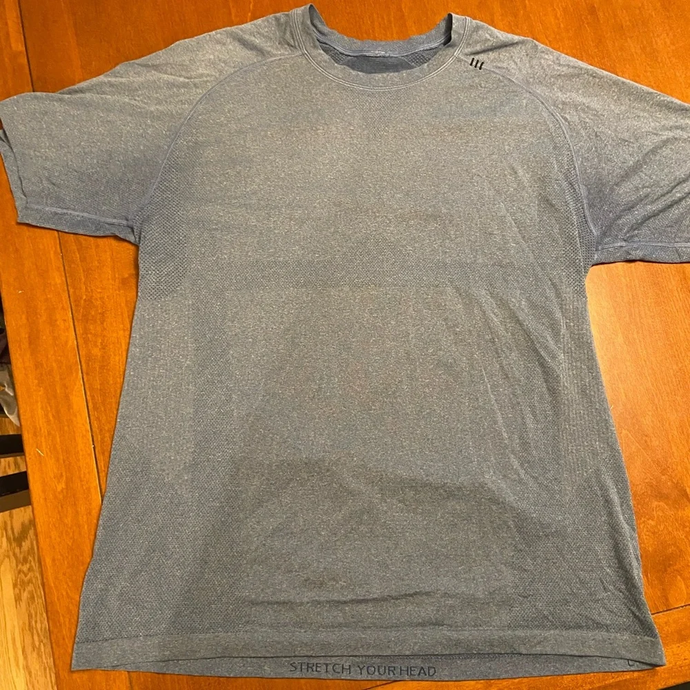 Lululemon men’s T shirt Size L - Picture 1 of 3
